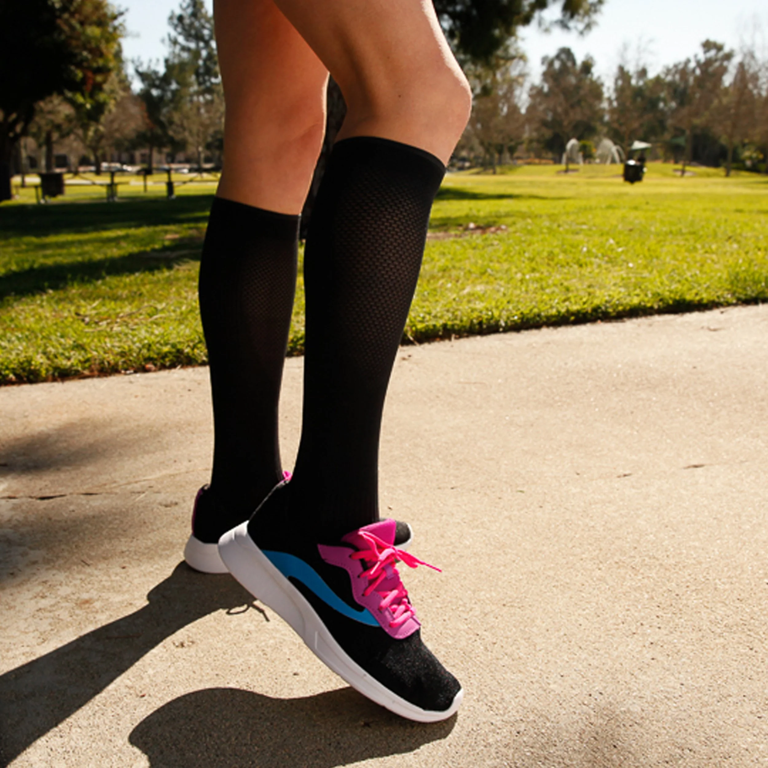 Energy Plus Hydrating Compression Socks - Image 5