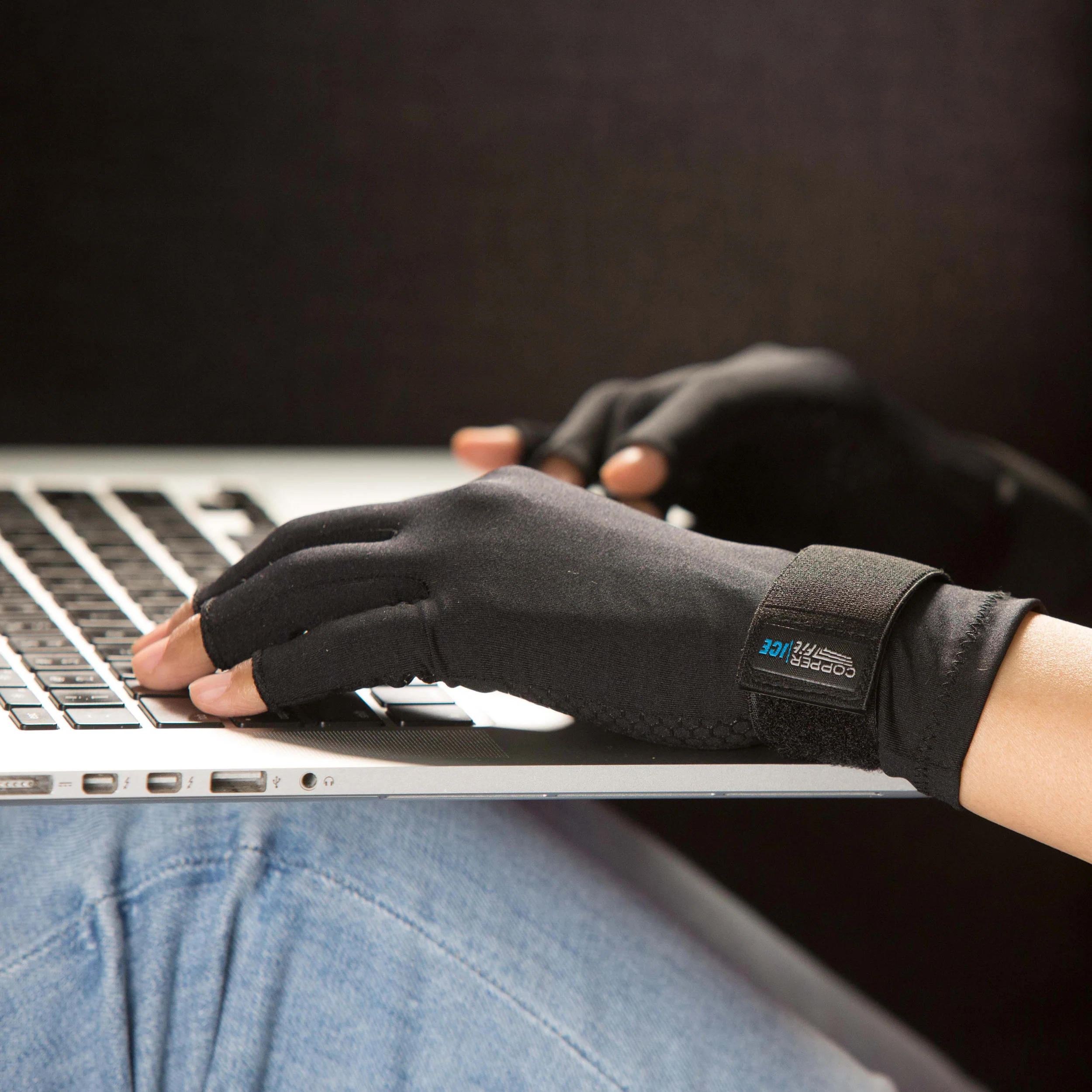 Ice Compression Gloves - Image 3